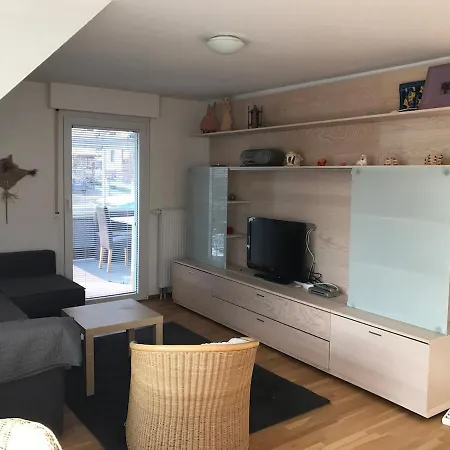Helle Ruhige Mit Vielen Extras Im Gruenen Apartament Güglingen